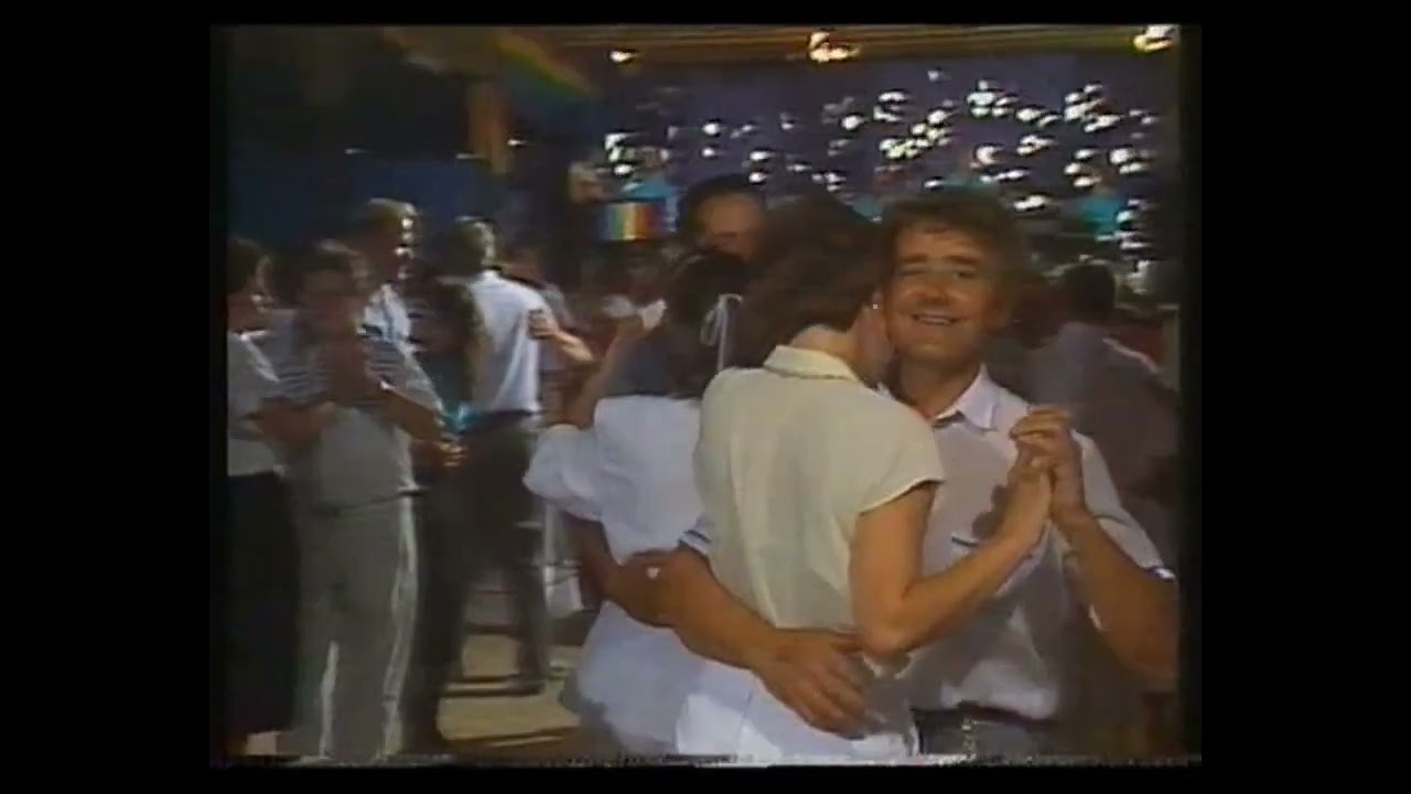 Kesätanssit Oulujärven lavalla. Vaalassa 1987