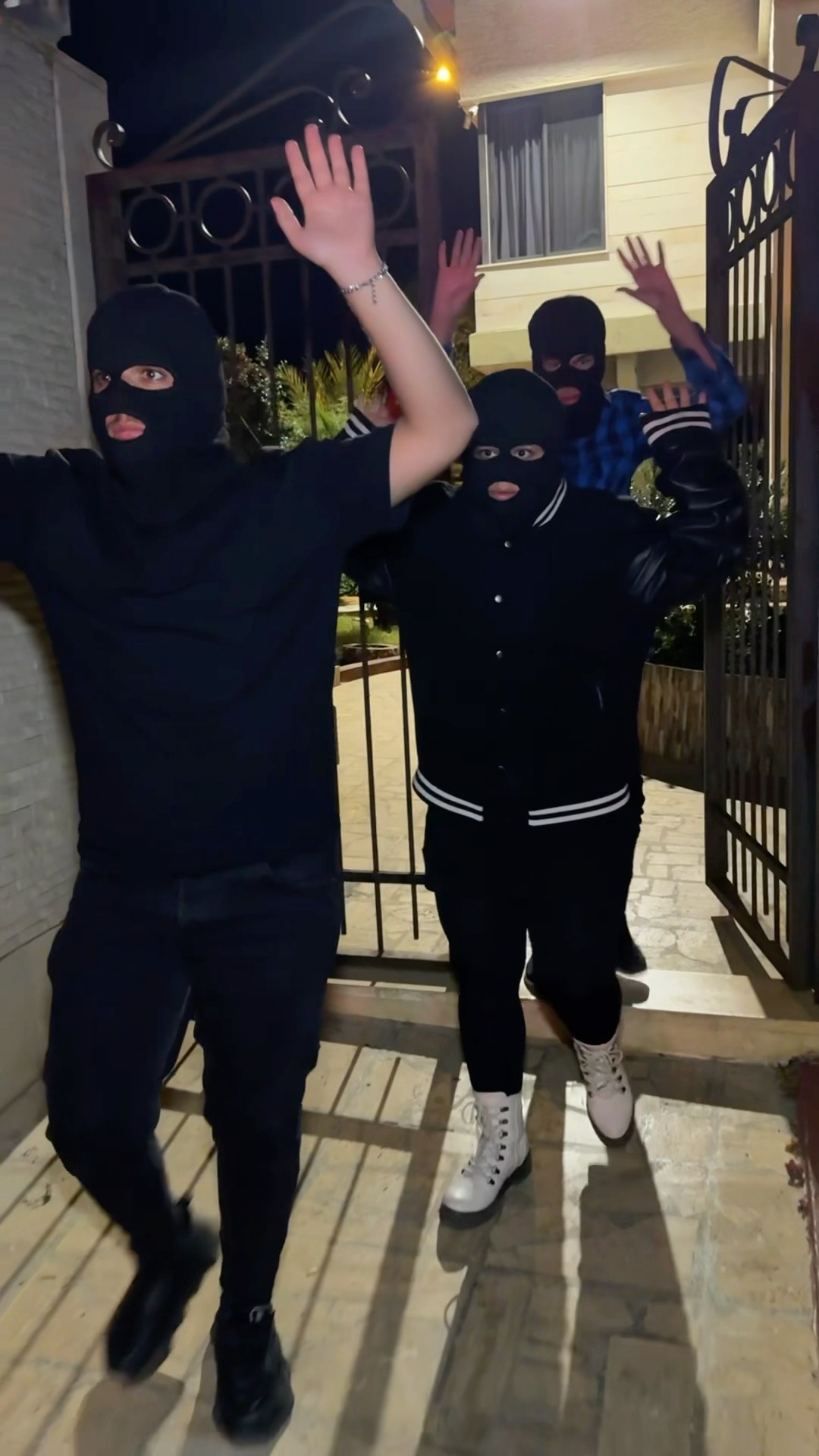 جوزي واهلو أكلو حقي من الورتة:?
