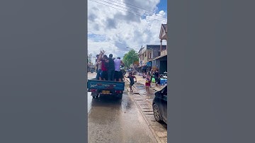 Tết té nước của Lào vui thực sự #gooutwithmocchauretreat #laostrip #bunpimayfestival #tết_lào #laos