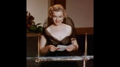 Marilyn Monroe Presents the Academy Award for 