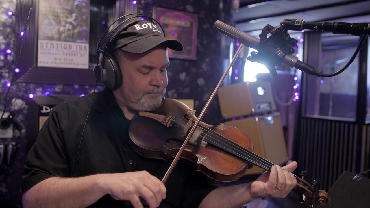 Recording Fiddle with A Royer R122 MKll Phantom Powered Ribbon