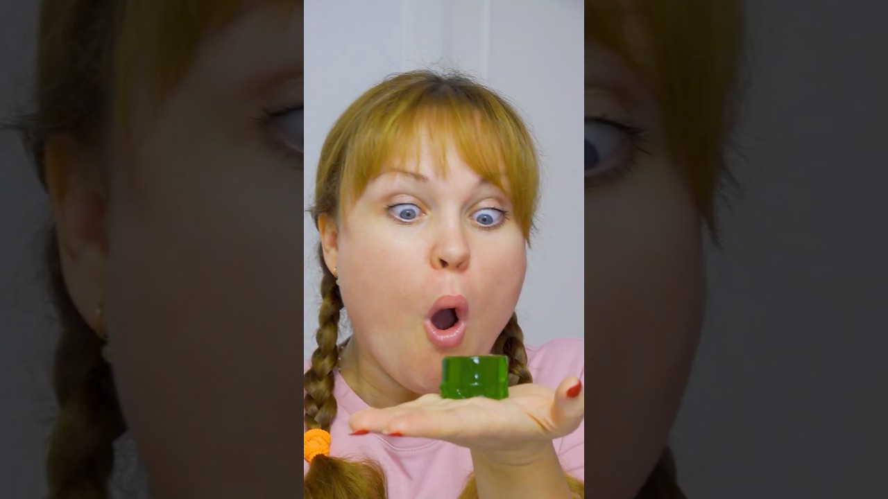 Оказалось что наши краски сделаны из мармелада 🙈🎨🥵 