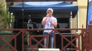Theuns Nel doing tribute to Bles Bridges (BYSTAAN)