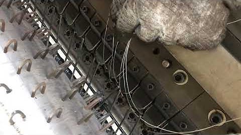 The operation of hexagonal mesh machine,Step 2