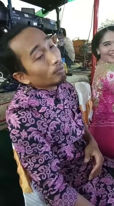 Bokongnya sexy sinden