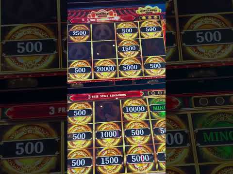 trying my luck with a $ 100.00 bill at Boulder Station casino
