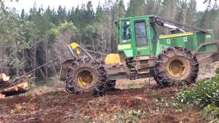 John Deere 640H. Madereo...