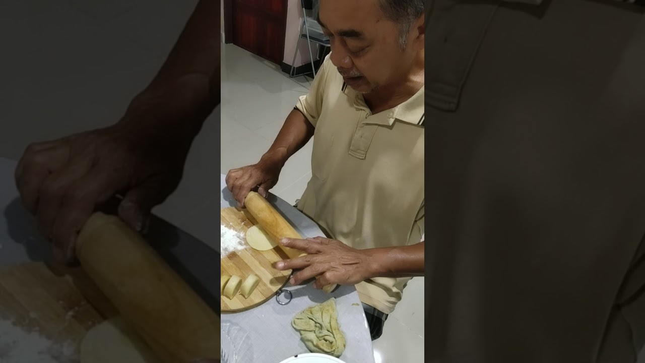 Cara cara memilin karipap oleh Pak Ngah Ellias YouTube