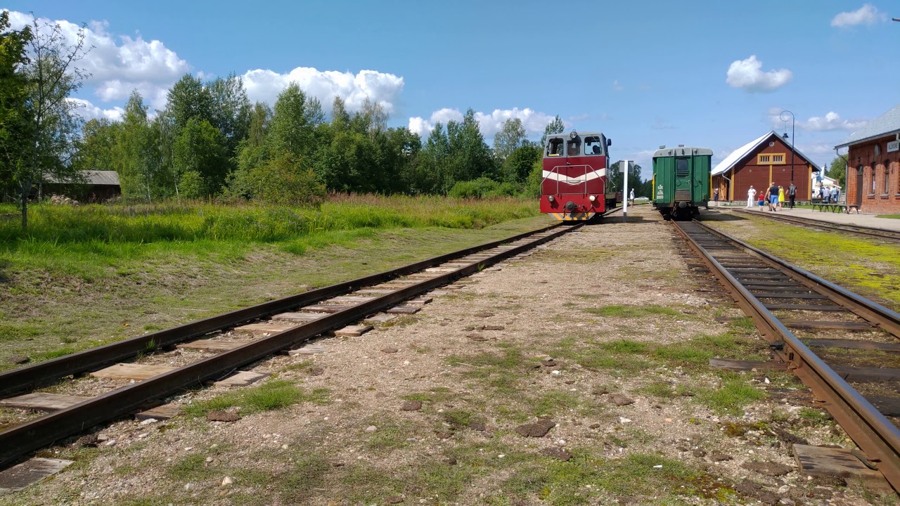 Обгон узкоколейного тепловоза ТУ7А-3018 на станции Алуксне Латвийской УЖД "Banitis"