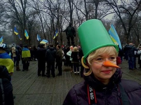 Осторожно! Майдауны! Кастрюля вместо головы. Музыка: Зоя Ященко - Попрошайка.