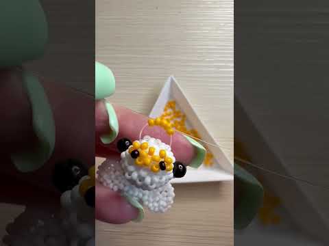 Бабкин  Гусь 🐥из бисера#бисероплетение #бисер #амигуруми #заказ #рек #рекомендации #shorts #гусь