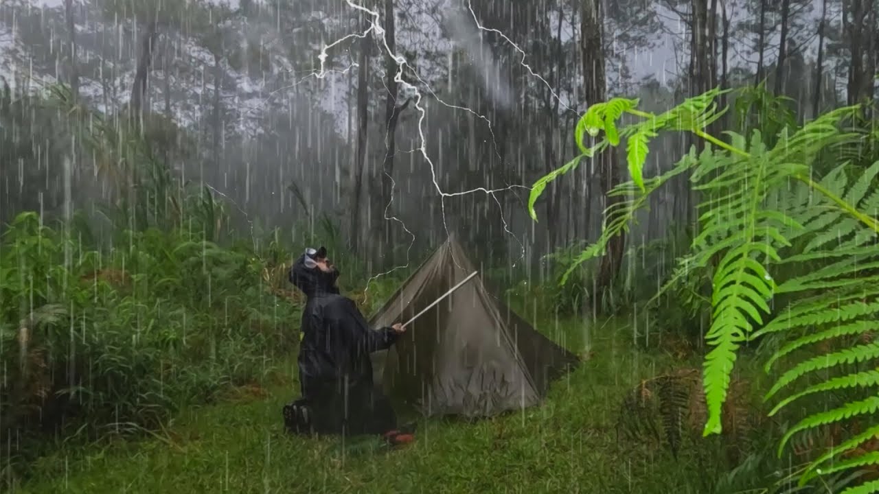 CRAZY DOWNPOUR! SOLO CAMPING IN HEAVY RAIN AND THUNDER - RELAXING ...
