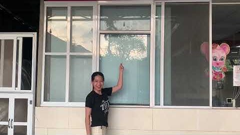 Chị Thanh mới lắp cửa lưới chống muỗi dạng cuốn