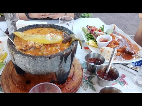 Excuse me a restaurant near here