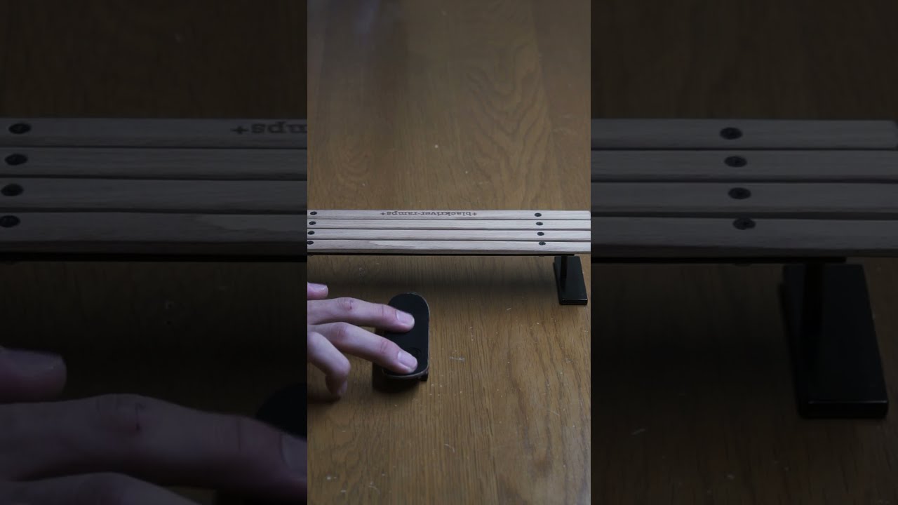 FINGERBOARD TRICKS IN SLOW MOTION 