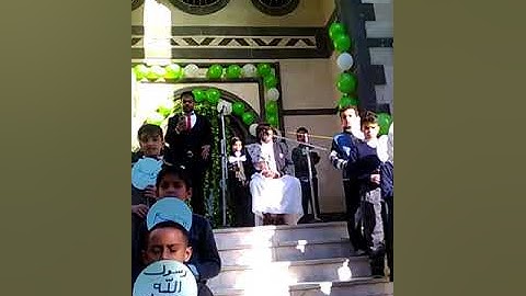 تقليد محمد حسين عامر والقريطي لقارئ اليمن الجديد في الساحة أحمد المضوني