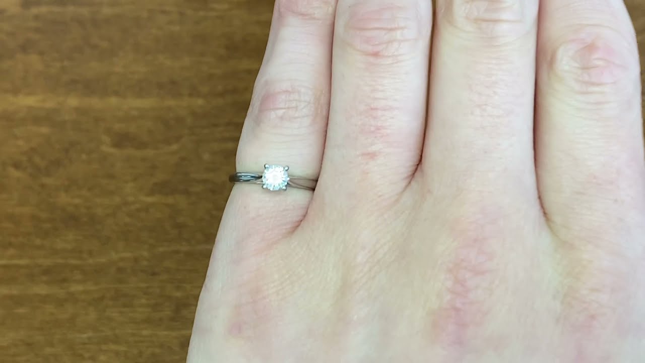 0.26ct Center Cartier Round Brilliant Cut Diamond Engagement Ring - Hand Video