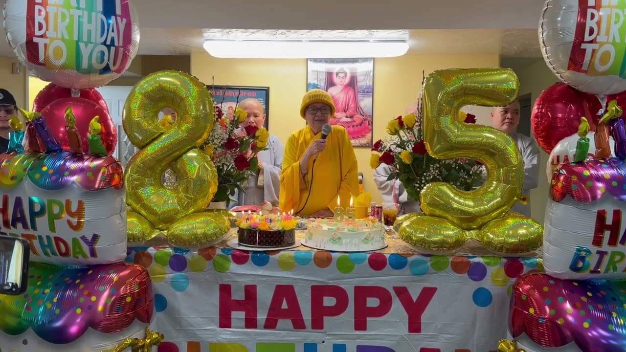 Lần Đầu Tiên Được Dự  Sinh Nhật Của Sư  Bà 85 Tuổi Tại Chùa Tam Bảo UTAH  Mỹ | Hue Tran Vlog 