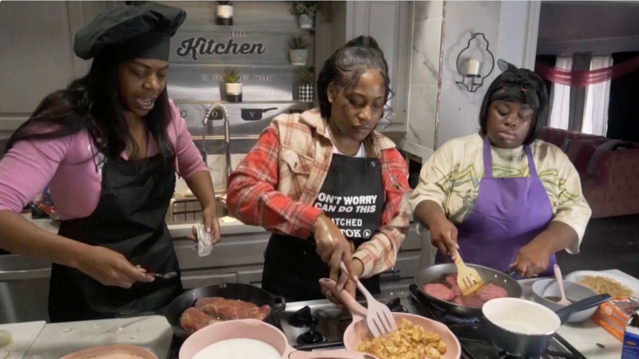 WHO CAN MAKE THE BEST MEAL IN 30 MINUTES (EXTREMELY HILARIOUS)