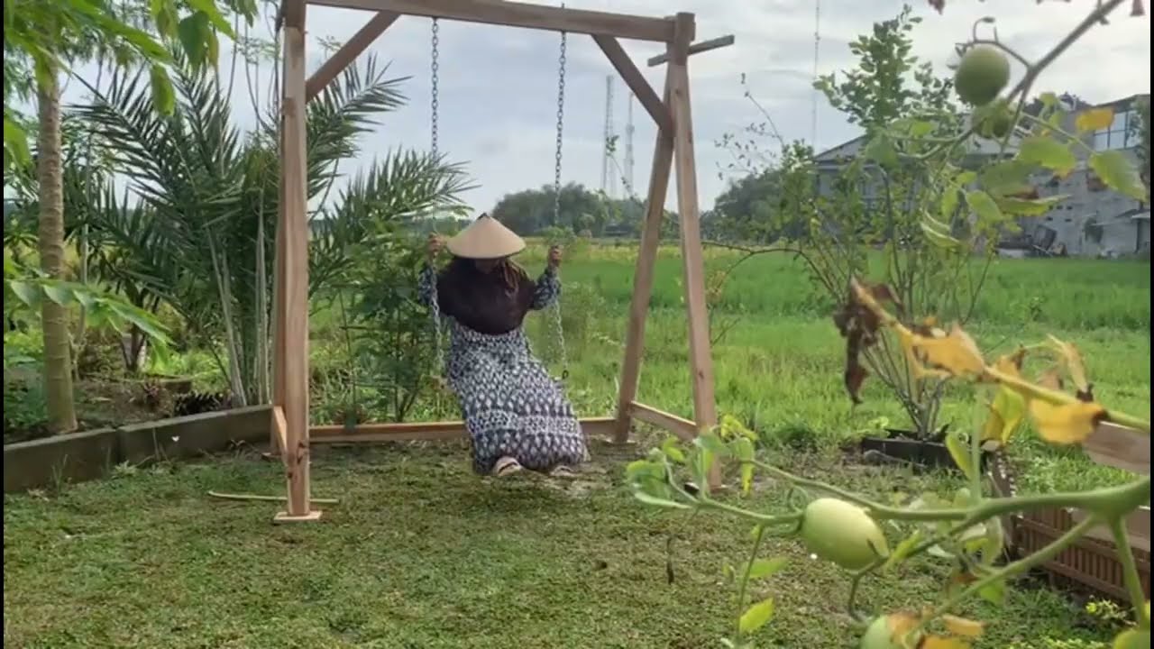Sebelum Berkebun bermain dulu dikebun belakang rumah alhamdulilah Masya Allah tempat hiling dadakan 