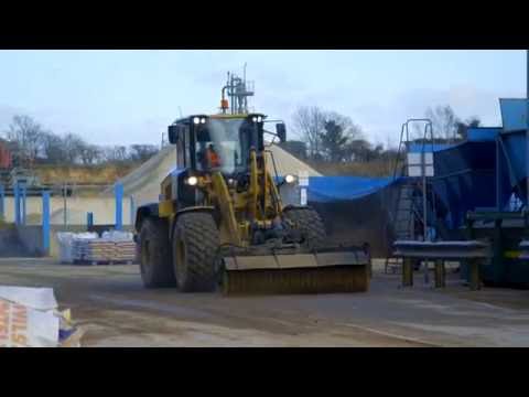 Third and Fourth Auxiliary Flow (Cat® 926M, 930M, 938M Wheel Loader Operator Tips)