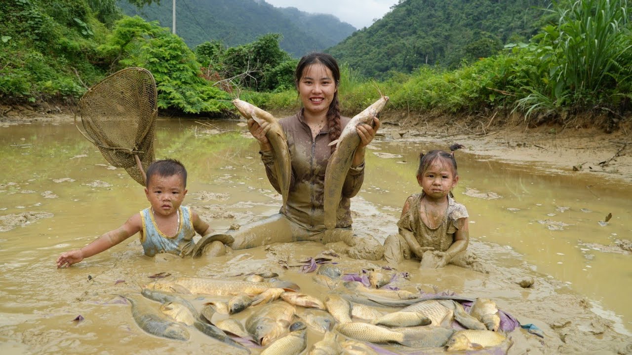 How to harvest a giant fish pond to sell at market with two small children