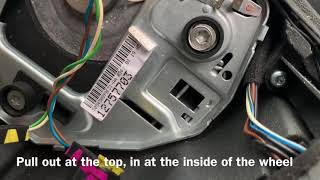 Saab 9-3 Airbag Removal - releasing the blind clip