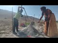 Helping the operator to the woman with heart disease to build a nomadic house