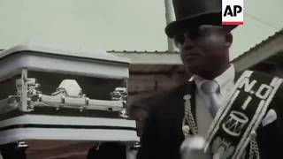 Ghur Ghur Kwacho ft Coffin Masters (Ghana Pallbearers) | LOCKDOWN FUN | DO LIKE SHARE AND SUBSCRIBE