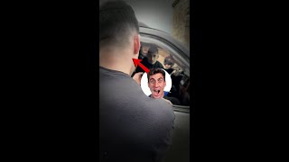 «Θες να παίξουμε ξύλο;»