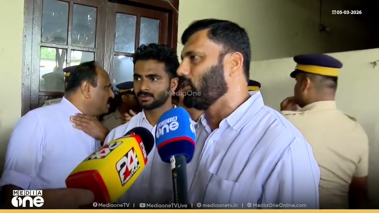 '51 വെട്ട് വെട്ടിയവന് മദ്യം വാങ്ങിക്കൊടുക്കും, കരിങ്കൊടി കാണിച്ചാൽ തീവ്രവാദിയെ പോലെ...'