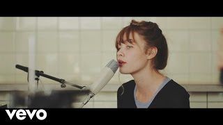 Alexandra Savior - M.T.M.E. (Filtr Acoustic Session - Reeperbahn Festival) chords