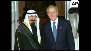 Bush accoglie i partecipanti al vertice alla Casa Bianca, commento