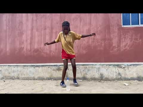 These kids will blow your mind with their butterfly legwork / happy feet🥵🔥🔥#happyfeet #legwork