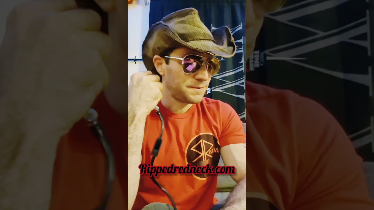 Красному нужна помощь... в нескольких смыслах... 😂