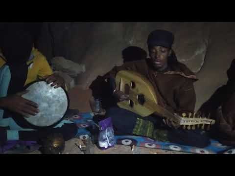 تعلقة قلبي طفلة عربية الفنان عابد يحي فرقة اسرار في منطقة تادرارت السياحية 