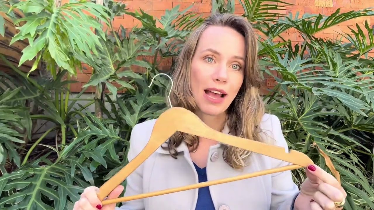 Madeira, flocado (veludo), acrílico, plástico… Qual cabide escolher?