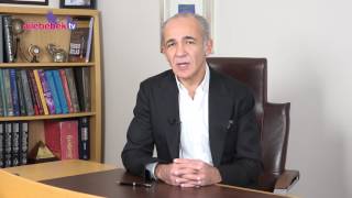 Prof. Dr. Akın Yücel - Ergenlikte Ve Hamilelikte Oluşan Çatlaklar Giderilebilir Mi?