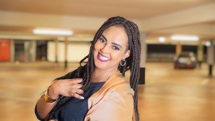 Eng yaxshi onlayn jinsiy aloqa video Talabalar oqituvchisini kokraklari va mushuklarini paypaslab qorqitishadi.