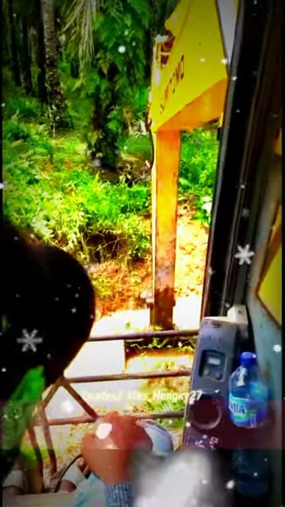 Kerjo santuy story' excavator