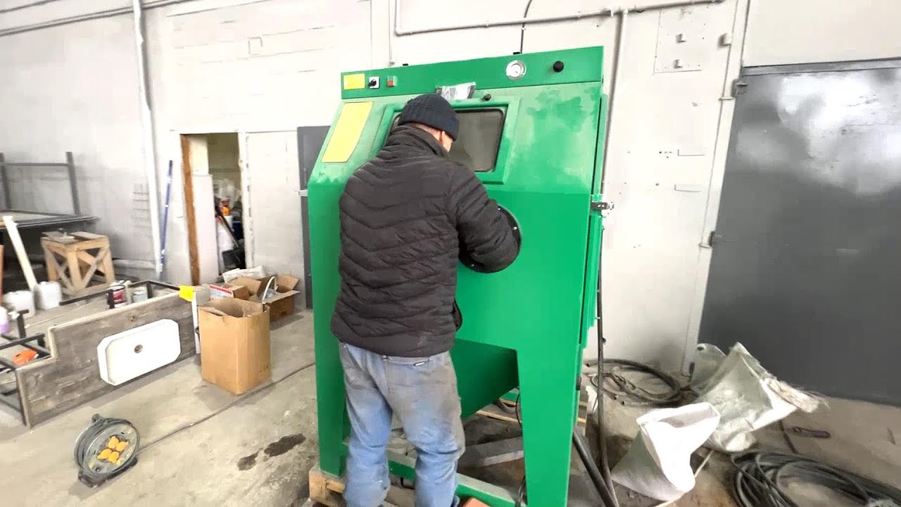 Пескоструйная камера CAB-110PD Contracor с компрессором и воздухоподготовкой на производстве