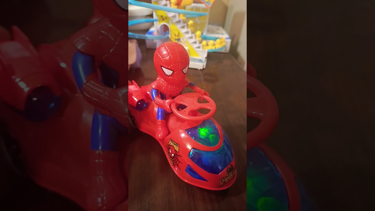 Супергерой Человек-паук 