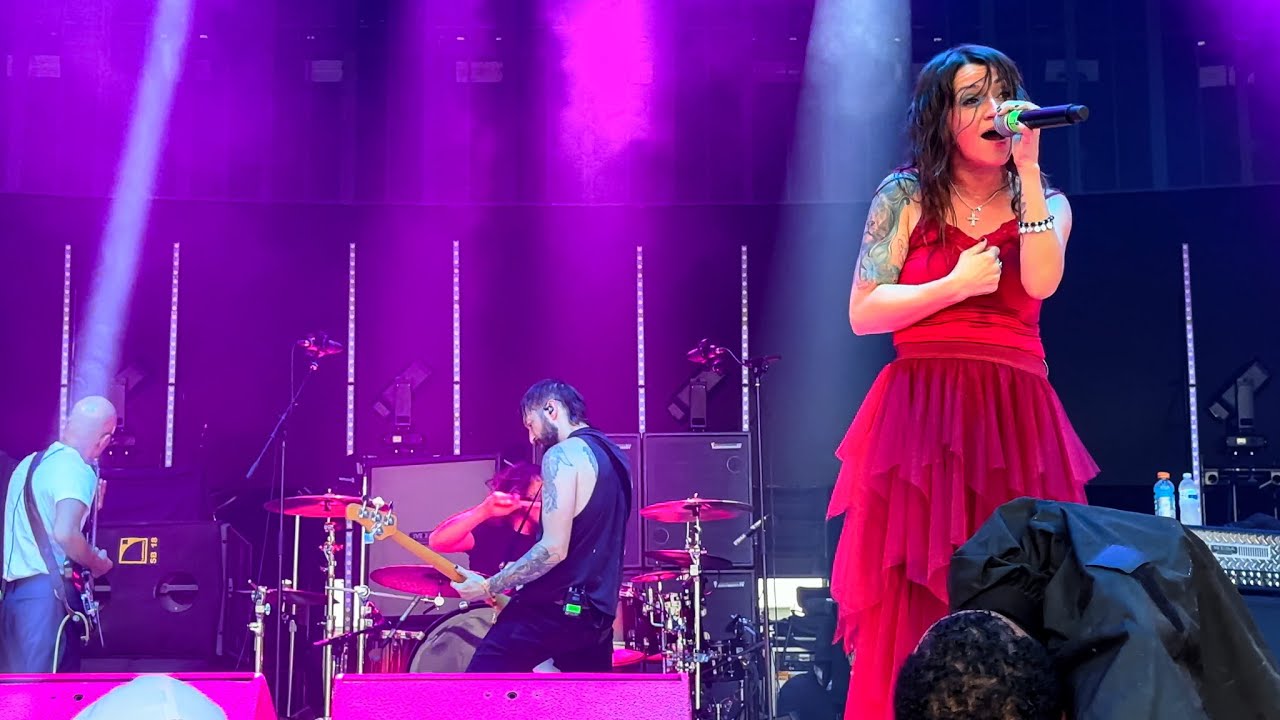 Flyleaf - Fully Alive Live Front Row (4K) @ROCKLAHOMA  #2025