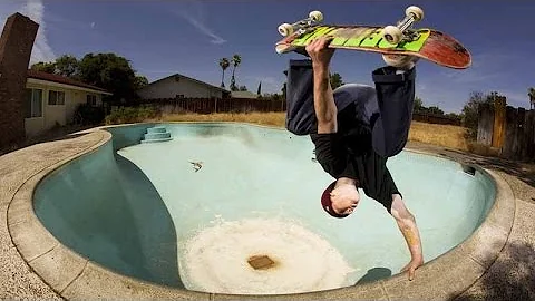 Backyard Bowl Skating w/ Chris Russell