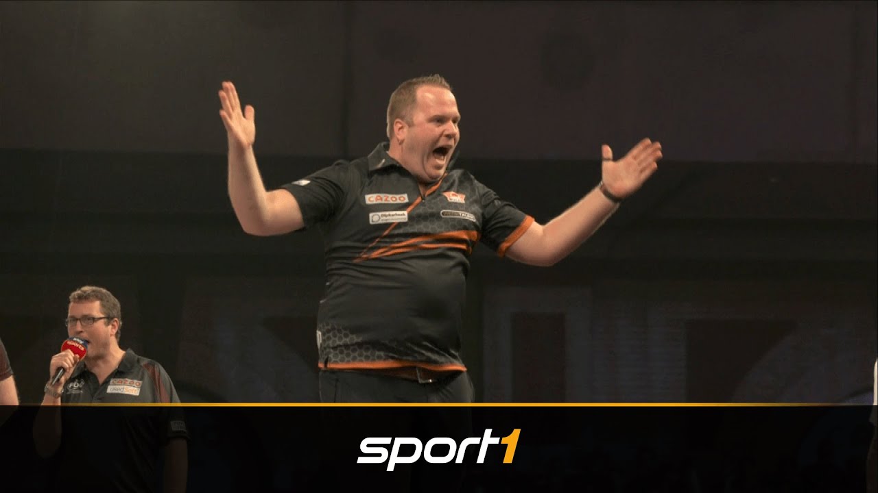 Darts WM 2023 Dirk van Duijvenbode siegt im Sudden Death mit 43 SPORT1- DARTS-WM 2023