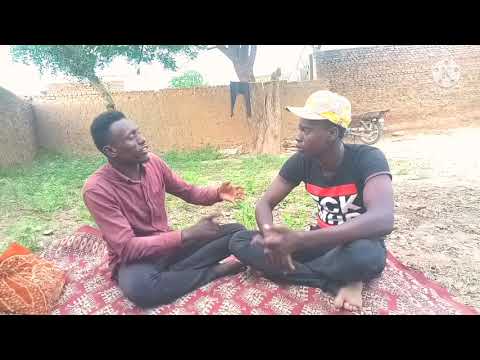 الممثل التشادي ادم قمبو فيديو جديد عن هجرة تشاد انجمينا