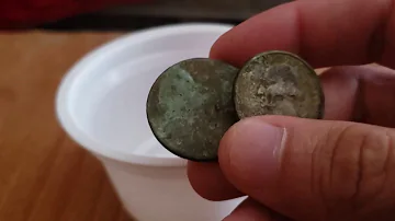 ¿Debo limpiar mis monedas antiguas?