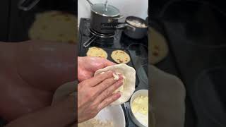 Pupusas de queso ! Cuando me dicen que mucho hablo en mis videos #receta