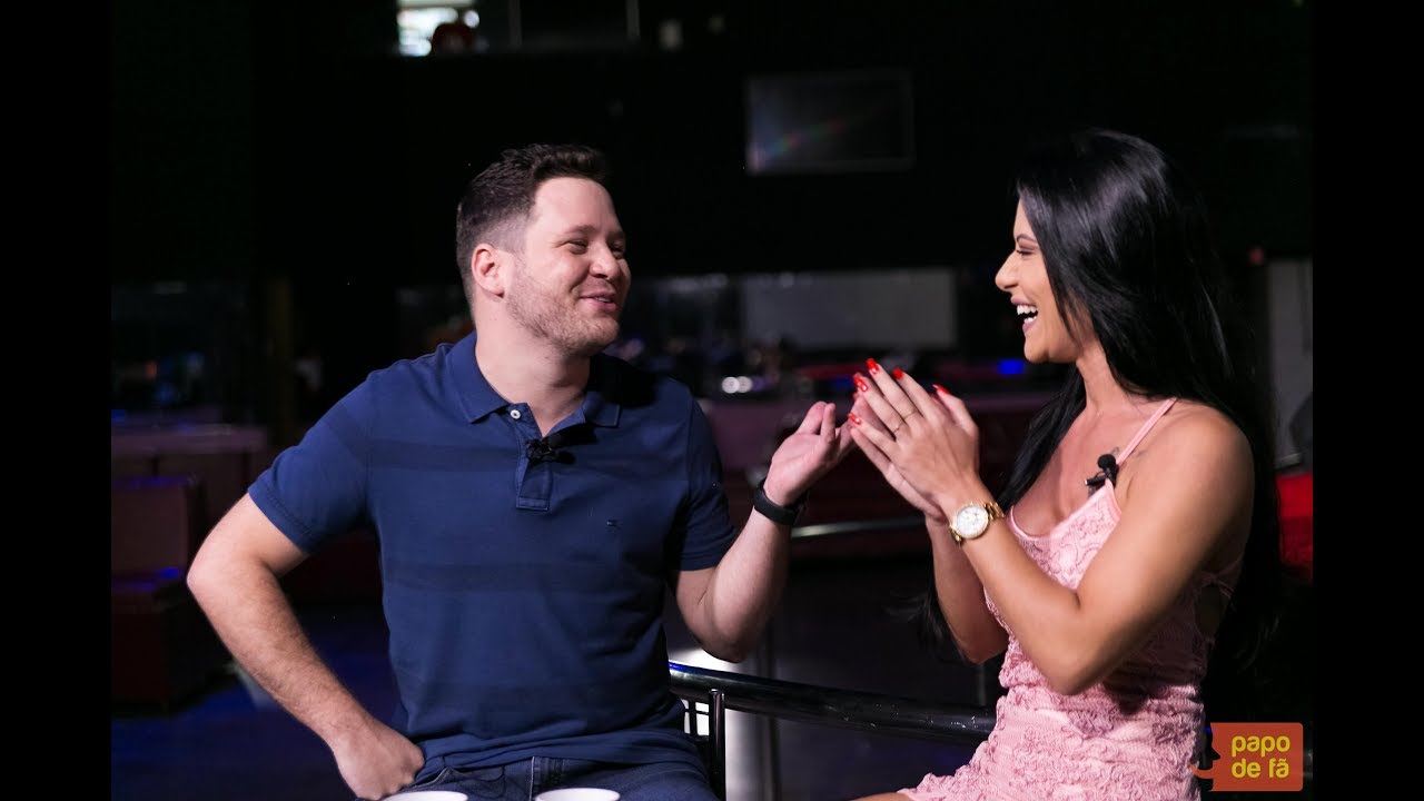 Analine revela se ganha mais dinheiro como atriz pornô, stripper, modelo ou acompanhante