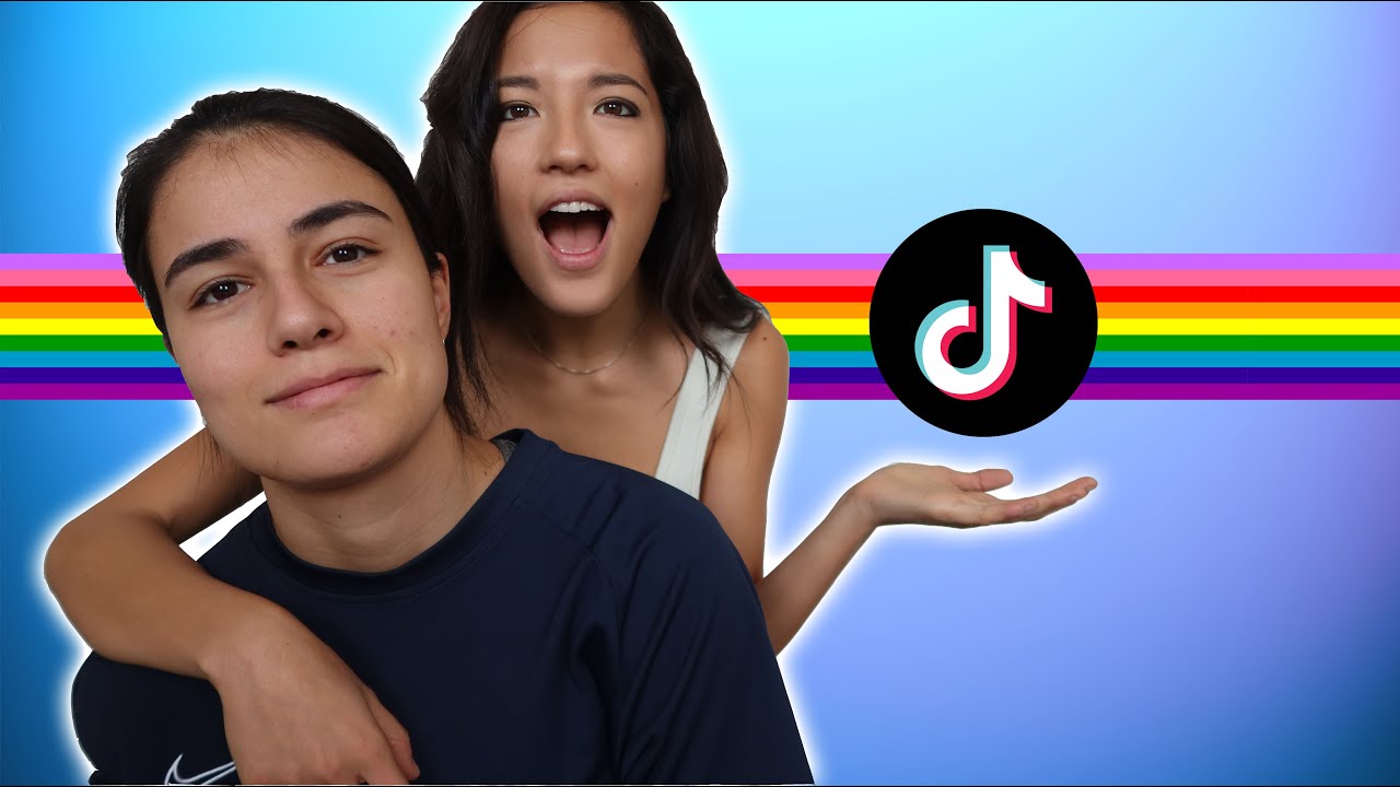 LESBIANS REACT TO GAY TIKTOKS!!